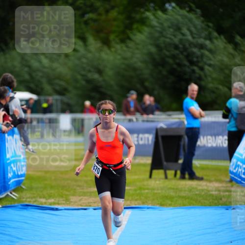 30.08.2026 - Elbe Triathlon Hamburg LAZAROV Photography http://msf.ph/oto/10071405 30.08.2026 12:58:42 Ziel 1870 meine-sportfotos.de