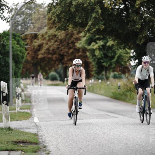 30.08.2026 - Elbe Triathlon Hamburg Michael Burmester http://msf.ph/oto/10071413 30.08.2026 10:04:36 Radfahren 809, 904 meine-sportfotos.de