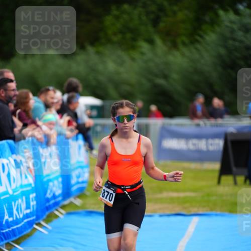 30.08.2026 - Elbe Triathlon Hamburg LAZAROV Photography http://msf.ph/oto/10071421 30.08.2026 12:58:43 Ziel 1870 meine-sportfotos.de