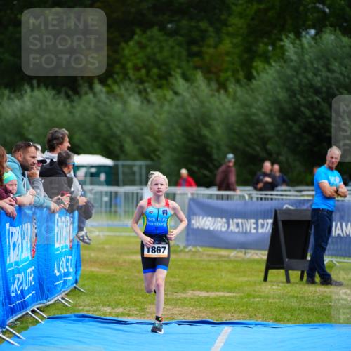 30.08.2026 - Elbe Triathlon Hamburg LAZAROV Photography http://msf.ph/oto/10071427 30.08.2026 12:58:55 Ziel 1867 meine-sportfotos.de
