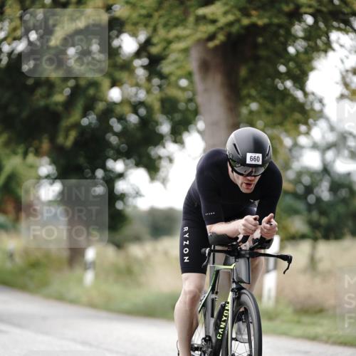 30.08.2026 - Elbe Triathlon Hamburg Michael Burmester http://msf.ph/oto/10071433 30.08.2026 10:04:57 Radfahren 660 meine-sportfotos.de
