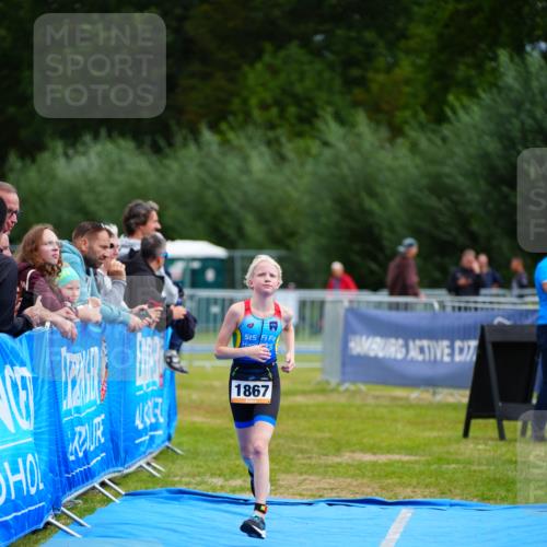 30.08.2026 - Elbe Triathlon Hamburg LAZAROV Photography http://msf.ph/oto/10071435 30.08.2026 12:58:55 Ziel 1867 meine-sportfotos.de