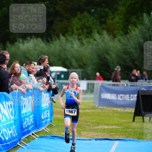 30.08.2026 - Elbe Triathlon Hamburg LAZAROV Photography http://msf.ph/oto/10071439 30.08.2026 12:58:56 Ziel 1867 meine-sportfotos.de