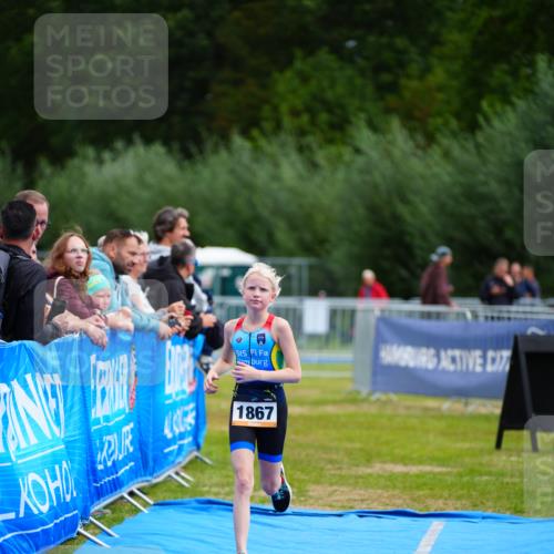 30.08.2026 - Elbe Triathlon Hamburg LAZAROV Photography http://msf.ph/oto/10071442 30.08.2026 12:58:56 Ziel 1867 meine-sportfotos.de