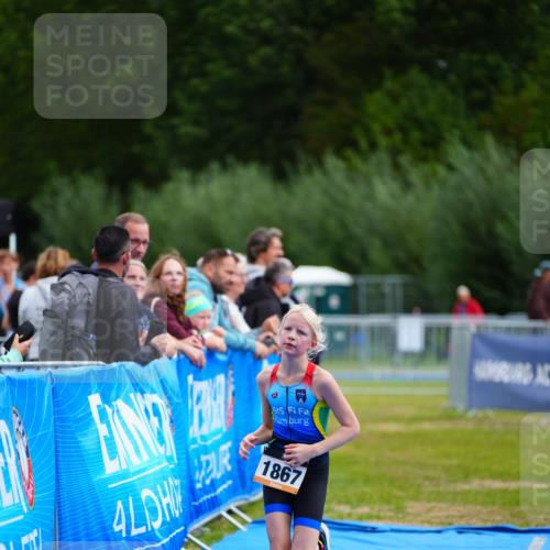 30.08.2026 - Elbe Triathlon Hamburg LAZAROV Photography http://msf.ph/oto/10071452 30.08.2026 12:58:57 Ziel 1867 meine-sportfotos.de