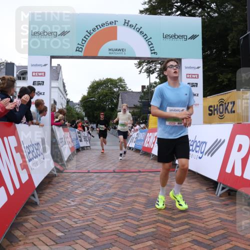 30.08.2026 - Blankeneser Heldenlauf Lena Gebhardt http://msf.ph/oto/10071464 30.08.2026 10:11:45 Ziel 5289, 5487, 5492, 5835 meine-sportfotos.de