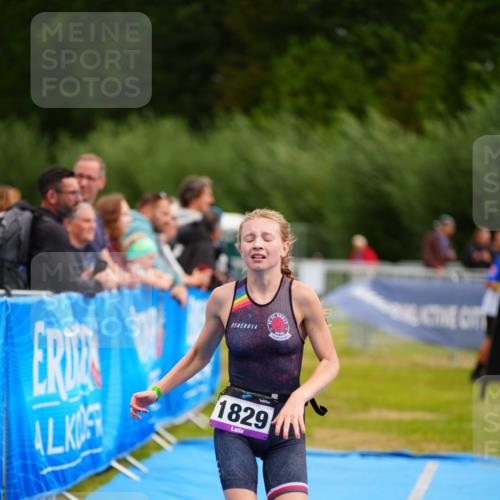 30.08.2026 - Elbe Triathlon Hamburg LAZAROV Photography http://msf.ph/oto/10071473 30.08.2026 12:59:07 Ziel 1829, 1878 meine-sportfotos.de