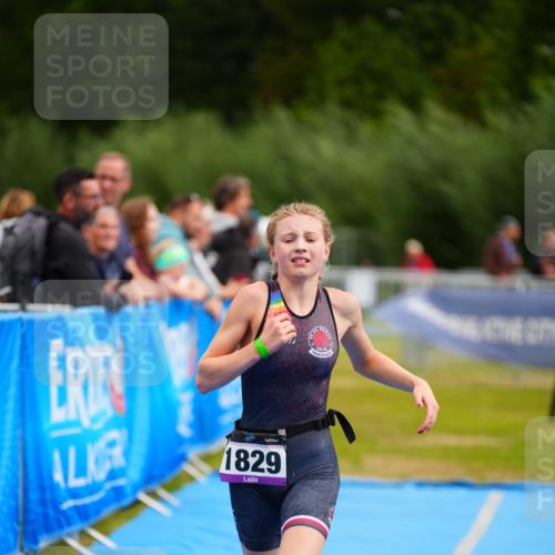 30.08.2026 - Elbe Triathlon Hamburg LAZAROV Photography http://msf.ph/oto/10071476 30.08.2026 12:59:07 Ziel 1829, 1878 meine-sportfotos.de