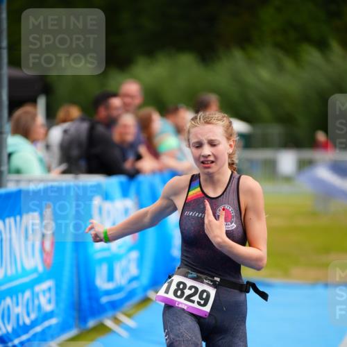 30.08.2026 - Elbe Triathlon Hamburg LAZAROV Photography http://msf.ph/oto/10071483 30.08.2026 12:59:07 Ziel 1829, 1878 meine-sportfotos.de