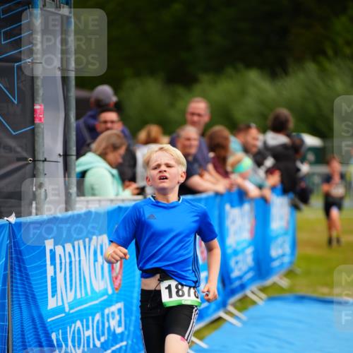 30.08.2026 - Elbe Triathlon Hamburg LAZAROV Photography http://msf.ph/oto/10071493 30.08.2026 12:59:16 Ziel 1838, 1878 meine-sportfotos.de