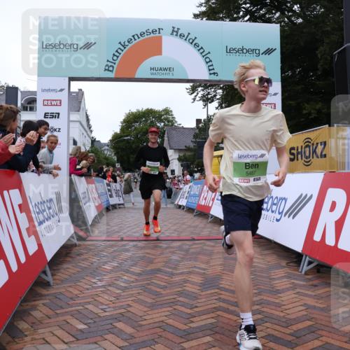 30.08.2026 - Blankeneser Heldenlauf Lena Gebhardt http://msf.ph/oto/10071494 30.08.2026 10:11:47 Ziel 5289, 5487, 5492, 5835 meine-sportfotos.de