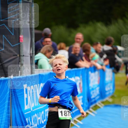 30.08.2026 - Elbe Triathlon Hamburg LAZAROV Photography http://msf.ph/oto/10071496 30.08.2026 12:59:16 Ziel 1838, 1878 meine-sportfotos.de
