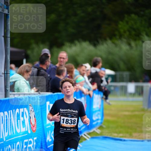 30.08.2026 - Elbe Triathlon Hamburg LAZAROV Photography http://msf.ph/oto/10071508 30.08.2026 12:59:20 Ziel 1838 meine-sportfotos.de