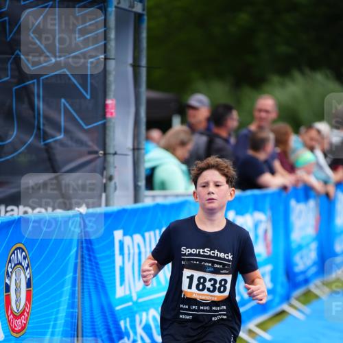 30.08.2026 - Elbe Triathlon Hamburg LAZAROV Photography http://msf.ph/oto/10071518 30.08.2026 12:59:21 Ziel 1838 meine-sportfotos.de
