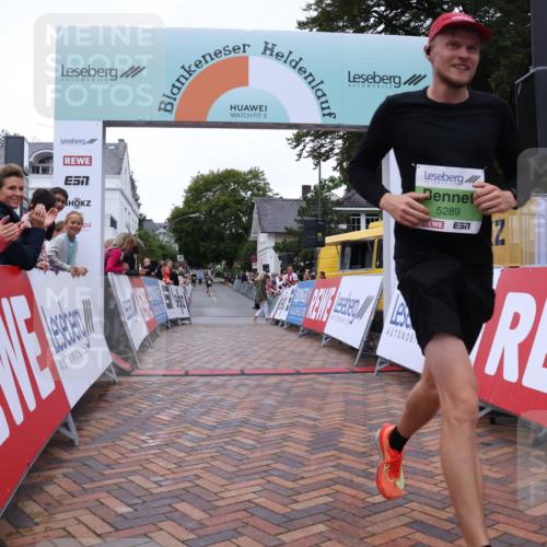 30.08.2026 - Blankeneser Heldenlauf Lena Gebhardt http://msf.ph/oto/10071519 30.08.2026 10:11:48 Ziel 5289, 5487, 5835 meine-sportfotos.de