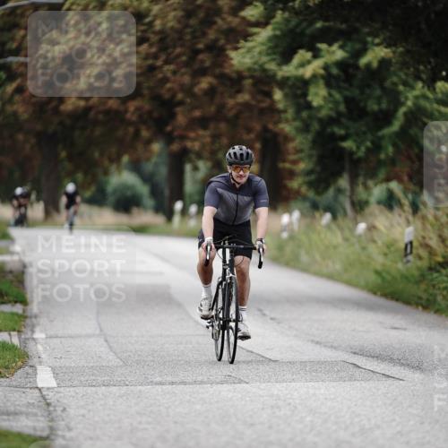 30.08.2026 - Elbe Triathlon Hamburg Michael Burmester http://msf.ph/oto/10071523 30.08.2026 10:06:00 Radfahren 405 meine-sportfotos.de