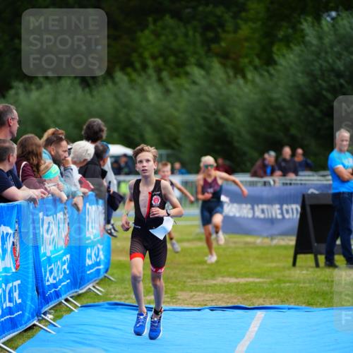 30.08.2026 - Elbe Triathlon Hamburg LAZAROV Photography http://msf.ph/oto/10071528 30.08.2026 12:59:31 Ziel 1772, 1817, 1876, 1888 meine-sportfotos.de