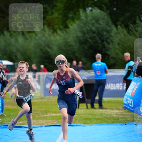 30.08.2026 - Elbe Triathlon Hamburg LAZAROV Photography http://msf.ph/oto/10071555 30.08.2026 12:59:34 Ziel 1772, 1817, 1876, 1888 meine-sportfotos.de