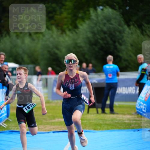 30.08.2026 - Elbe Triathlon Hamburg LAZAROV Photography http://msf.ph/oto/10071558 30.08.2026 12:59:34 Ziel 1772, 1817, 1876, 1888 meine-sportfotos.de