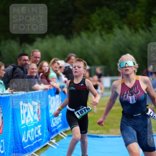 30.08.2026 - Elbe Triathlon Hamburg LAZAROV Photography http://msf.ph/oto/10071561 30.08.2026 12:59:34 Ziel 1772, 1817, 1876, 1888 meine-sportfotos.de