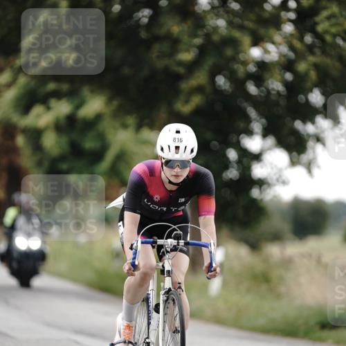 30.08.2026 - Elbe Triathlon Hamburg Michael Burmester http://msf.ph/oto/10071570 30.08.2026 10:06:20 Radfahren 687, 715, 806, 816 meine-sportfotos.de