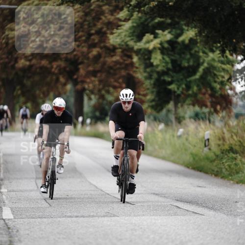 30.08.2026 - Elbe Triathlon Hamburg Michael Burmester http://msf.ph/oto/10071586 30.08.2026 10:06:32 Radfahren 490, 498, 609, 906 meine-sportfotos.de