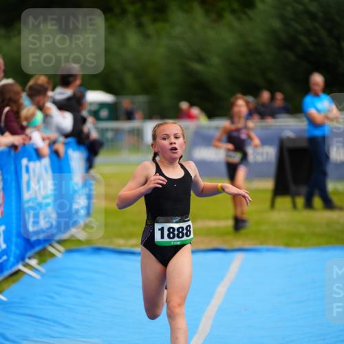 30.08.2026 - Elbe Triathlon Hamburg LAZAROV Photography http://msf.ph/oto/10071587 30.08.2026 12:59:40 Ziel 1847, 1888 meine-sportfotos.de