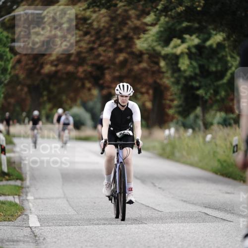 30.08.2026 - Elbe Triathlon Hamburg Michael Burmester http://msf.ph/oto/10071596 30.08.2026 10:06:35 Radfahren 490, 498, 555, 609, 845, 906 meine-sportfotos.de