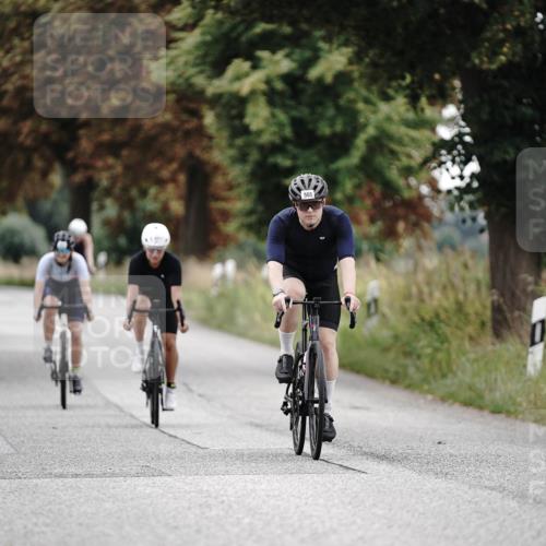 30.08.2026 - Elbe Triathlon Hamburg Michael Burmester http://msf.ph/oto/10071599 30.08.2026 10:06:40 Radfahren 555, 814, 822, 845, 906, 946 meine-sportfotos.de