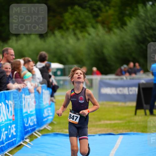 30.08.2026 - Elbe Triathlon Hamburg LAZAROV Photography http://msf.ph/oto/10071606 30.08.2026 12:59:43 Ziel 1847, 1888 meine-sportfotos.de