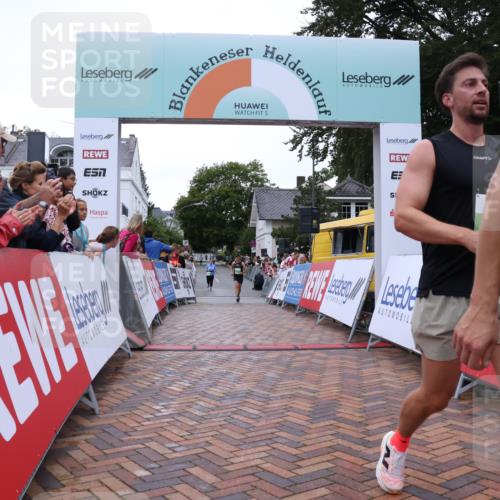 30.08.2026 - Blankeneser Heldenlauf Lena Gebhardt http://msf.ph/oto/10071607 30.08.2026 10:12:08 Ziel 1288, 5050, 5883 meine-sportfotos.de