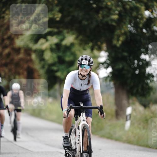 30.08.2026 - Elbe Triathlon Hamburg Michael Burmester http://msf.ph/oto/10071609 30.08.2026 10:06:43 Radfahren 555, 814, 822, 845, 875, 946 meine-sportfotos.de