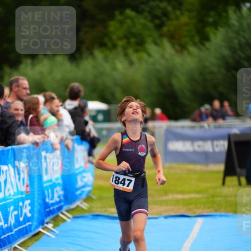 30.08.2026 - Elbe Triathlon Hamburg LAZAROV Photography http://msf.ph/oto/10071610 30.08.2026 12:59:43 Ziel 1847, 1888 meine-sportfotos.de