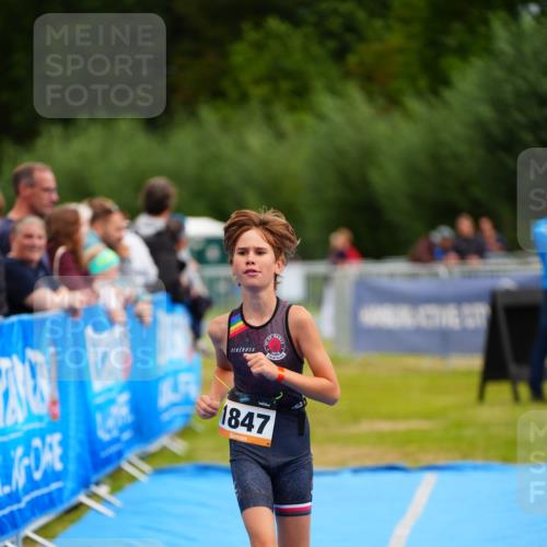 30.08.2026 - Elbe Triathlon Hamburg LAZAROV Photography http://msf.ph/oto/10071615 30.08.2026 12:59:43 Ziel 1847, 1888 meine-sportfotos.de