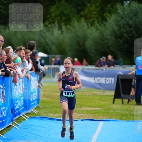 30.08.2026 - Elbe Triathlon Hamburg LAZAROV Photography http://msf.ph/oto/10071625 30.08.2026 12:59:56 Ziel 1879 meine-sportfotos.de