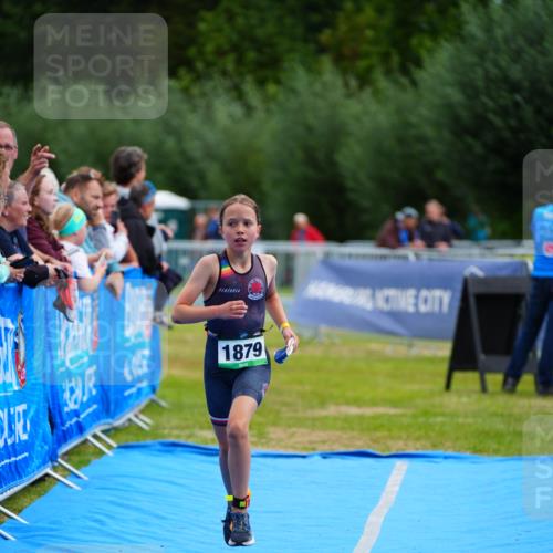 30.08.2026 - Elbe Triathlon Hamburg LAZAROV Photography http://msf.ph/oto/10071630 30.08.2026 12:59:57 Ziel 1879 meine-sportfotos.de