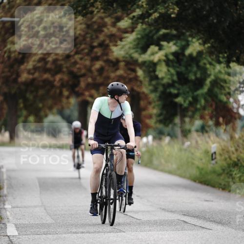 30.08.2026 - Elbe Triathlon Hamburg Michael Burmester http://msf.ph/oto/10071635 30.08.2026 10:06:53 Radfahren 449, 550, 794, 977 meine-sportfotos.de