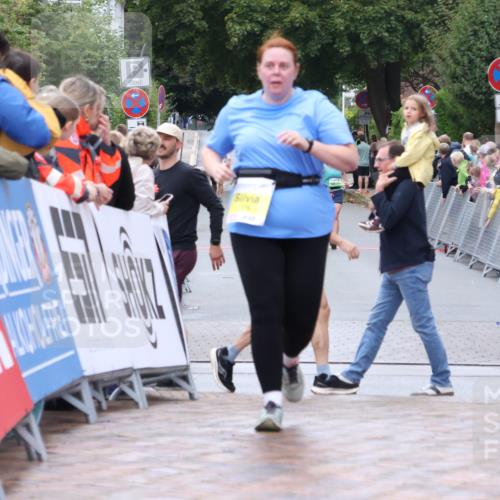 30.08.2026 - Blankeneser Heldenlauf Lena Gebhardt http://msf.ph/oto/10071651 30.08.2026 10:12:16 Ziel 1376, 5572 meine-sportfotos.de