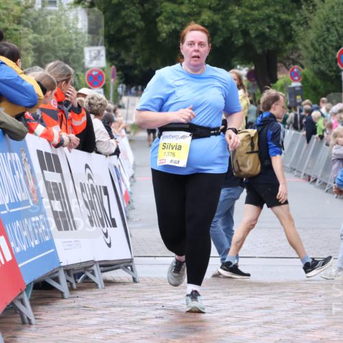 30.08.2026 - Blankeneser Heldenlauf Lena Gebhardt http://msf.ph/oto/10071660 30.08.2026 10:12:16 Ziel 1376, 5572 meine-sportfotos.de