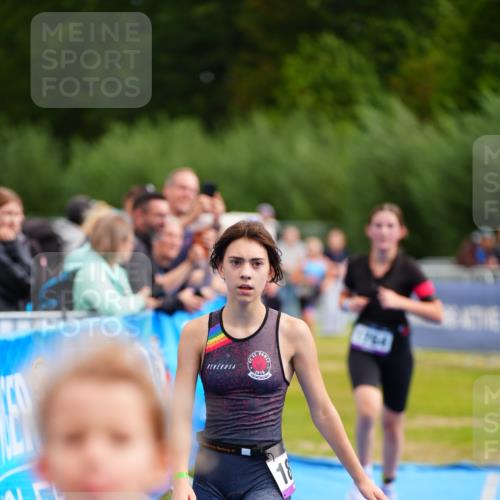 30.08.2026 - Elbe Triathlon Hamburg LAZAROV Photography http://msf.ph/oto/10071692 30.08.2026 13:03:11 Ziel 1808, 1883 meine-sportfotos.de