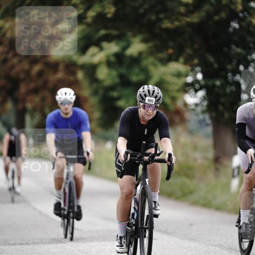 30.08.2026 - Elbe Triathlon Hamburg Michael Burmester http://msf.ph/oto/10071716 30.08.2026 10:07:54 Radfahren 439, 440, 524, 602, 871, 905 meine-sportfotos.de