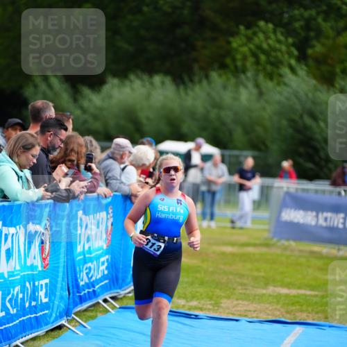 30.08.2026 - Elbe Triathlon Hamburg LAZAROV Photography http://msf.ph/oto/10071728 30.08.2026 13:03:19 Ziel 1813, 1885 meine-sportfotos.de