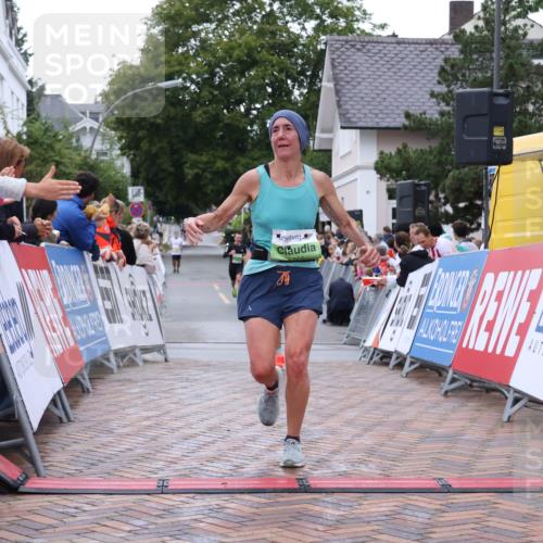 30.08.2026 - Blankeneser Heldenlauf Lena Gebhardt http://msf.ph/oto/10071730 30.08.2026 10:12:27 Ziel 1376, 5365, 5560 meine-sportfotos.de