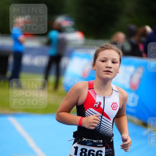 30.08.2026 - Elbe Triathlon Hamburg LAZAROV Photography http://msf.ph/oto/10071759 30.08.2026 13:04:52 Ziel 1866 meine-sportfotos.de