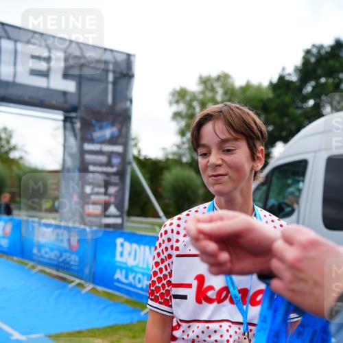 30.08.2026 - Elbe Triathlon Hamburg LAZAROV Photography http://msf.ph/oto/10071768 30.08.2026 13:04:56 Ziel  meine-sportfotos.de