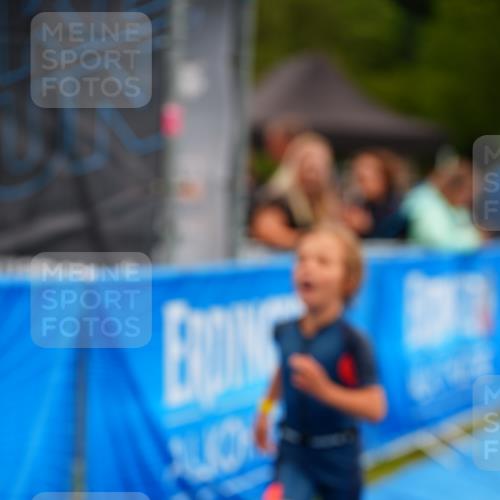 30.08.2026 - Elbe Triathlon Hamburg LAZAROV Photography http://msf.ph/oto/10071774 30.08.2026 13:05:20 Ziel 1874 meine-sportfotos.de