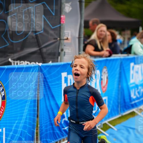 30.08.2026 - Elbe Triathlon Hamburg LAZAROV Photography http://msf.ph/oto/10071778 30.08.2026 13:05:20 Ziel 1874 meine-sportfotos.de