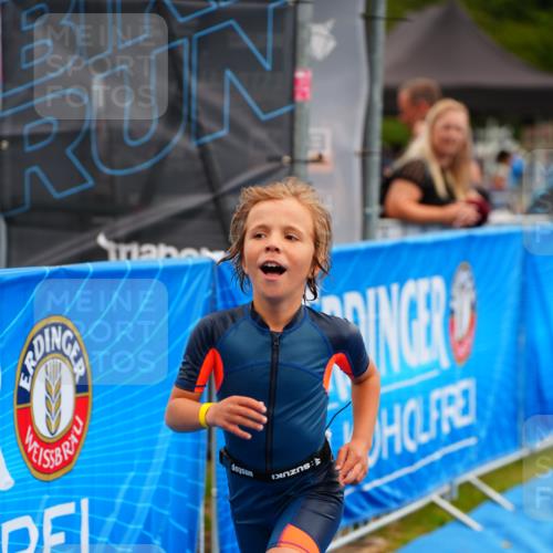 30.08.2026 - Elbe Triathlon Hamburg LAZAROV Photography http://msf.ph/oto/10071781 30.08.2026 13:05:20 Ziel 1874 meine-sportfotos.de