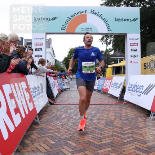 30.08.2026 - Blankeneser Heldenlauf Lena Gebhardt http://msf.ph/oto/10071790 30.08.2026 10:12:31 Ziel 5105, 5365, 5453, 5560 meine-sportfotos.de