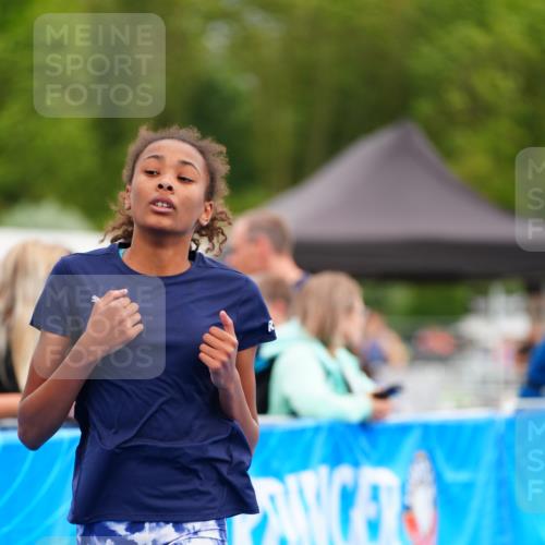 30.08.2026 - Elbe Triathlon Hamburg LAZAROV Photography http://msf.ph/oto/10071802 30.08.2026 13:06:06 Ziel 1767 meine-sportfotos.de